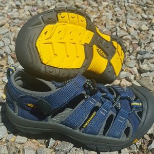 NWOT Kids Keen Waterproof Sandals